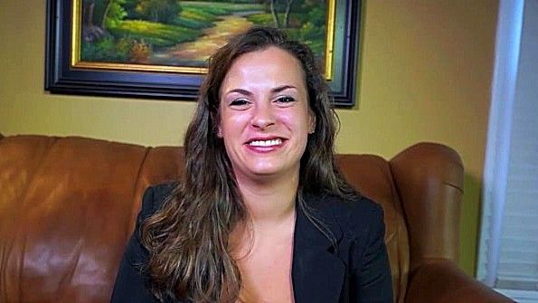 Голая сука в поясе – это связь и лишения, чтобы освободить людей