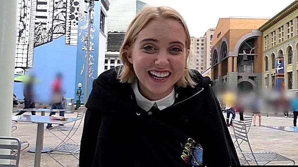 Она страстно дрочит свой член и готова устроить драму со своим мячом