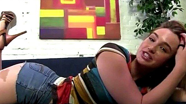 Жена испытывает оргазм от секса с чернокожими мужчинами