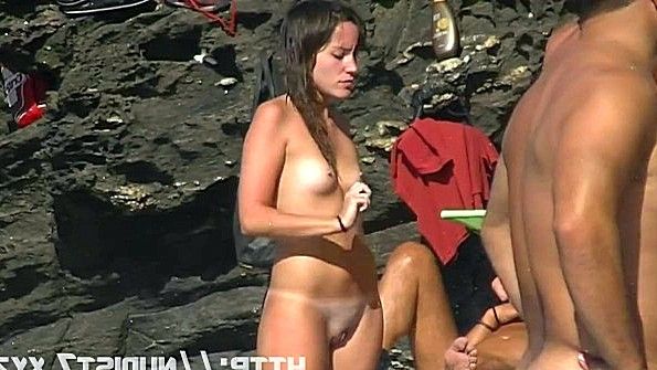 Замужняя женщина села задом на лодыжку мужа и подпрыгнула вот так