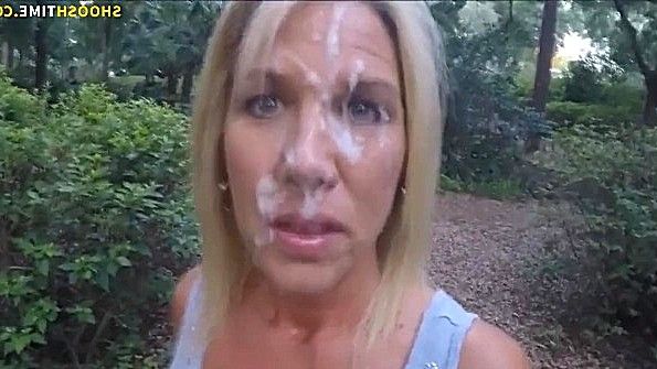 Я включаю стиральную машину и кончаю от ее шума