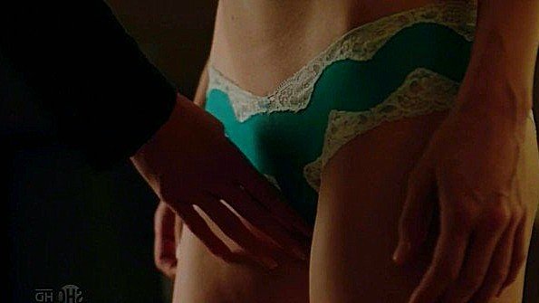 Девушка покрывает трах, получая семя на лицо