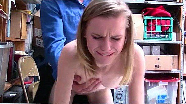 Брат Генри, сладкая смазка, пожалуйста, побрей пизду сестры