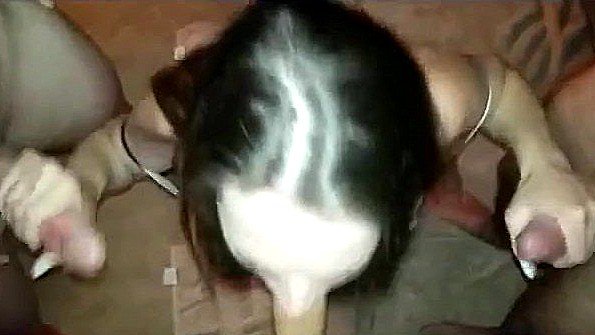 Любимый вибратор девушки помогает ей кончить