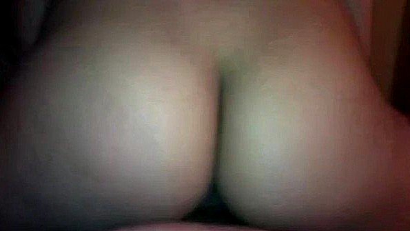 Сука делает анальный минет в порнографическом дайджесте