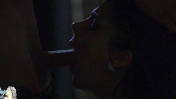 Лучшая грудастая сучка-придурок с членом в агрегации