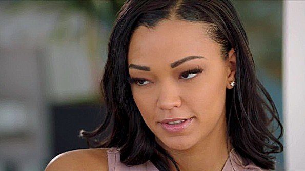 Возбужденная мисс в костюме эльфа, спи вместе, почва