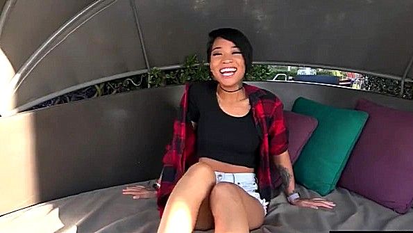 Латиноамериканская шлюха соблазняет парня на жесткий секс