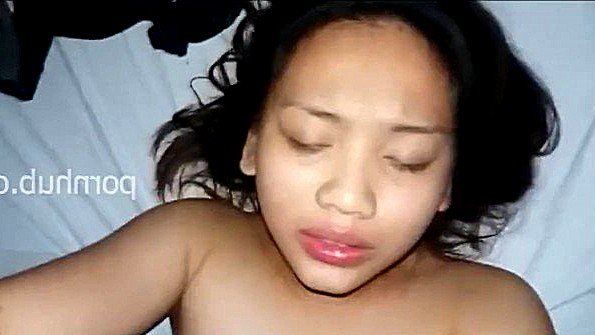 Подглядывание за взрослой женщиной в ванной закончилось сексом