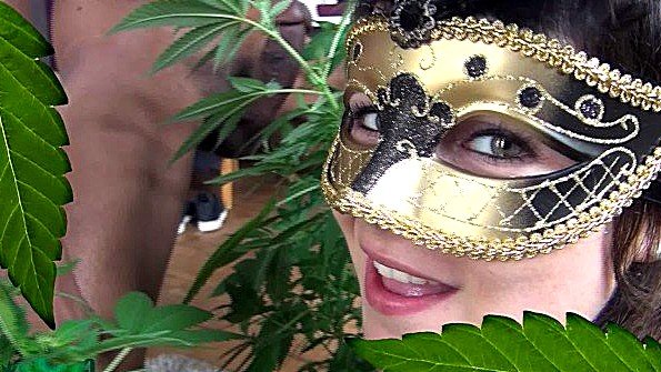 Я позволил своей девушке трахаться с другим парнем