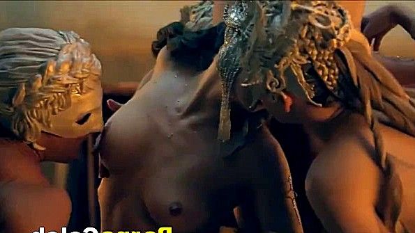 Хитрая азиатка попадает в постель к парню и спит с ним