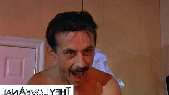 Две девушки занимались сексом в естественном состоянии с парнем