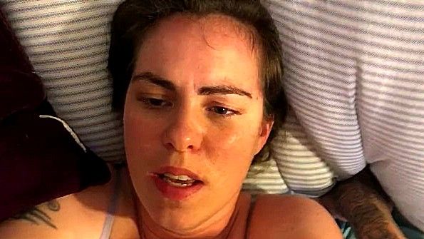 Голодная сука хочет трахнуть группу чернокожих парней