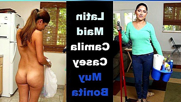 Грудастая малышка умело спит вместе в своей попке