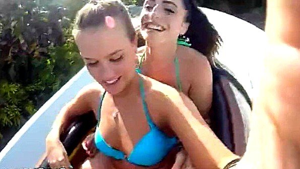 Возбужденная мисс кричит от страстного секса