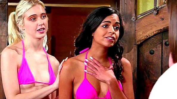 Две подружки жадно трахаются с вибратором