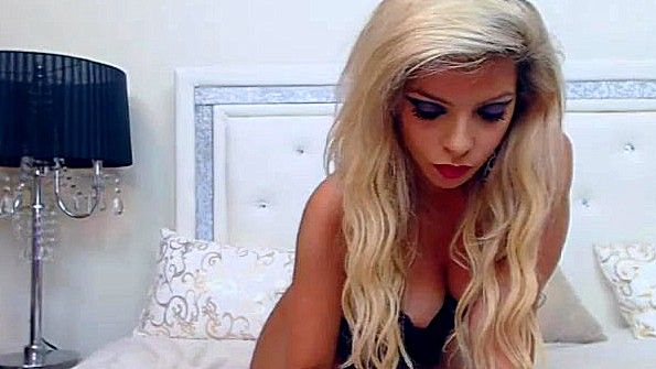 Она сделала парню массаж спины и переспала с ним