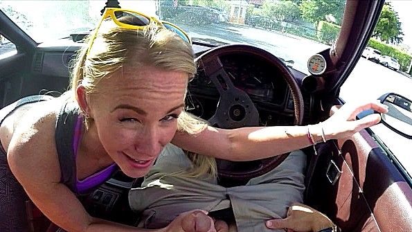 Оргазм нескольких потомков дамы от дилдо-онанизма