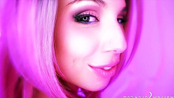 Старик трахает двух девушек до изнеможения