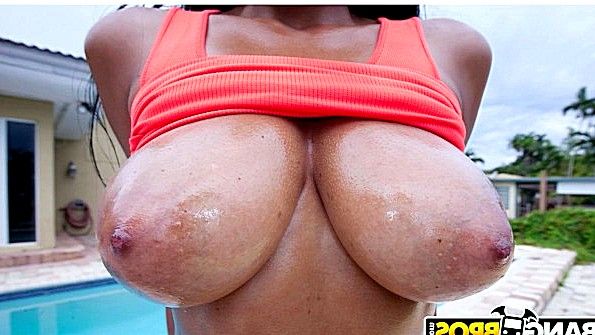 Массаж девушки превратился в откровенный секс