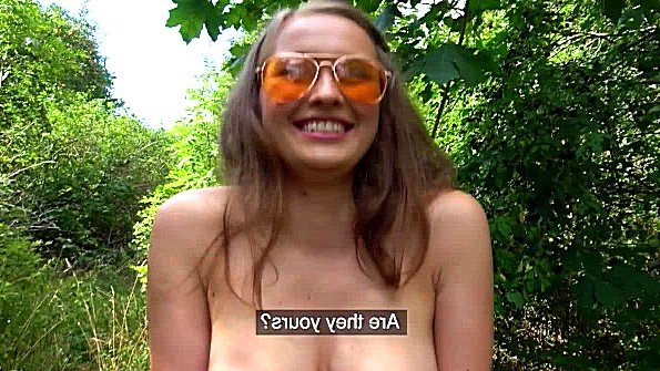 Она пришла голой на кухню и занялась сексом с мужчиной