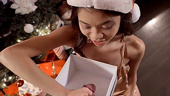 Она пришла к парню в красивой интимной одежде и занялась с ним сексом