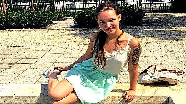 Я разговариваю с парнем и соглашаюсь пососать его член