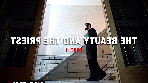 Скрывает свою привлекательность для окружающих на улице