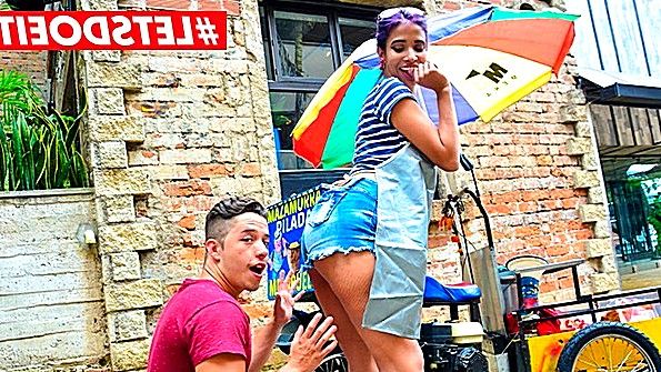 Японская милфа в колготках, фетиш-секс с лишением