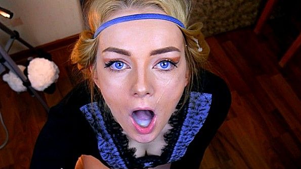 Мулатка опирается на все четыре и наслаждается бытием, стуча