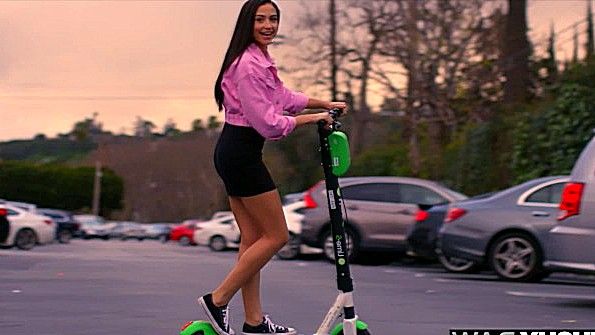 Он не позволял своей сестре лежать в постели и занимался с ней сексом