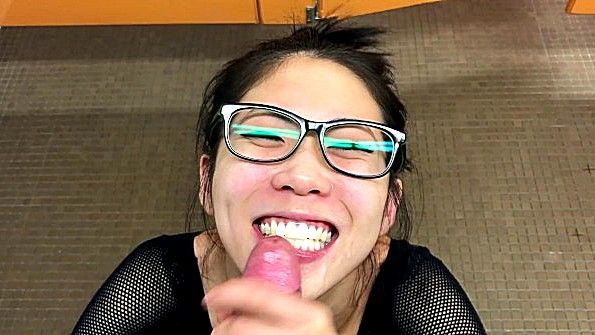 Мисс-потомок получила большой член в свою задницу