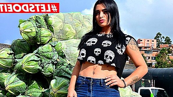 Мать лижет пизду своей дочери и доводит ее до экстаза