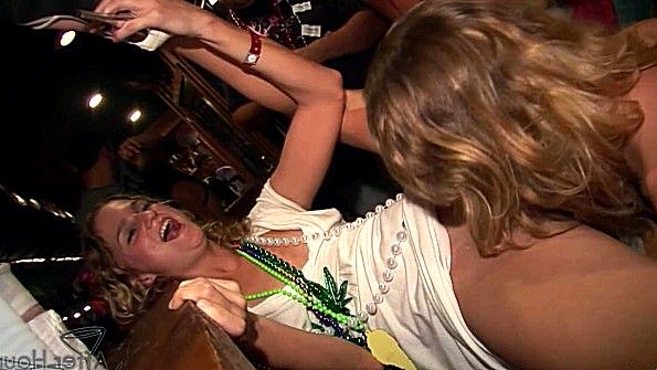 Грудастая малышка заслуживает грубого анального секса