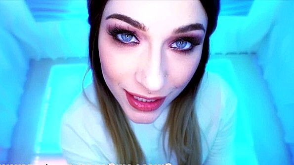 Массаж соблазнительной женщины превращается в групповой секс