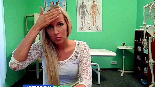 Сосущий сыщик проделал дыру в стене и вел переговоры