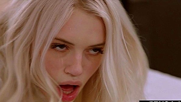 Игра в бильярд с парнем привела к сексу