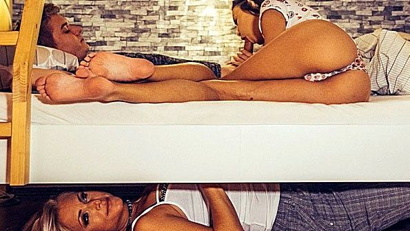 Агрессивная зрелая взрослая женщина лишена мужского сыщика