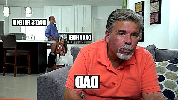 Он отложит трусики в сторону и вставит дилдо в свою пизду