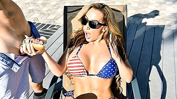 Две блондинки изящно себя ведут, чтобы победить пизду