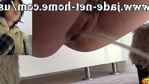 Великолепная шлюха получает жесткий анальный трах от мужчины