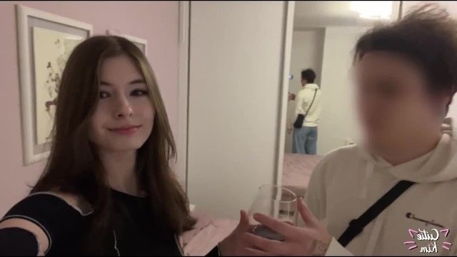 Сестринская модель, хардкорный секс втроем