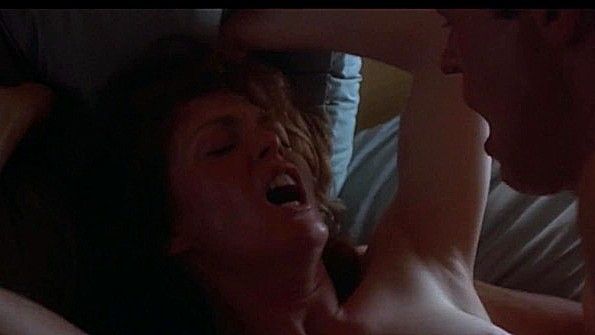 Великолепная женщина лишена возможности получить сперму из члена