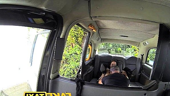 Реальное количество сосания члена и секса от блондинки