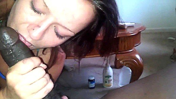 Фотогеничная красавица — кинематограф ее номер один в порнографическом фильме