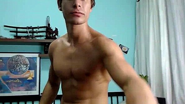 Сучка оседлала задницу и начала прыгать на ней