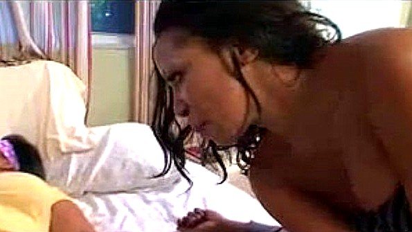 Синяя мисс в чулках требует, чтобы ты кончил внутрь нее