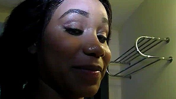 Неряха едва могла противостоять натиску двух базовых ударов