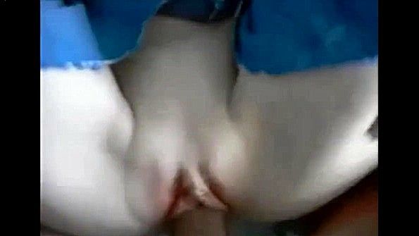 Великолепная чернокожая взрослая самка умело трахает мужика до одурения